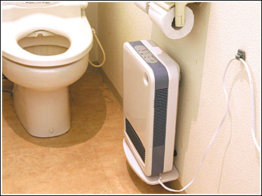 トイレ用暖房消臭器