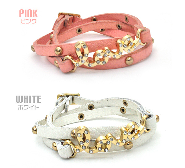 ３重巻きレザーブレスレット　LOVEチャーム