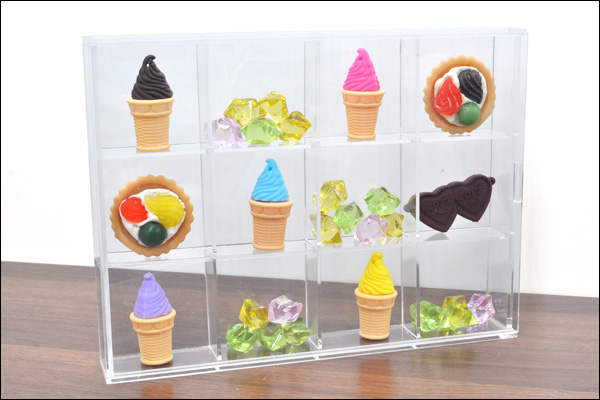 アクリルコレクションケース　１２ボックス